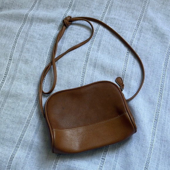 Esprit Vintage Brown Crossbody Bag with Sleek Design - Picture 5 of 14